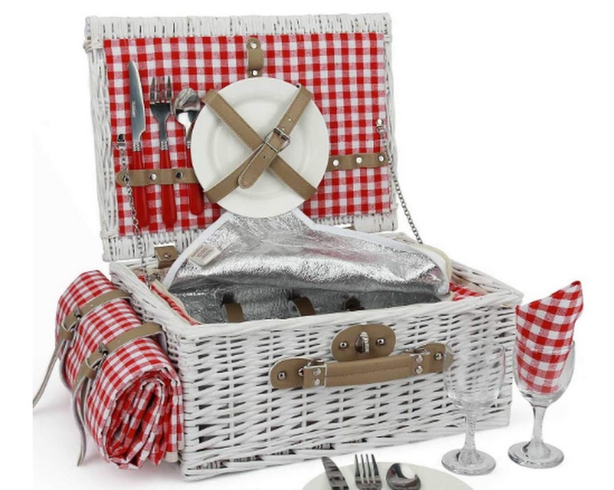 6 gorgeous picnic baskets we need this summer