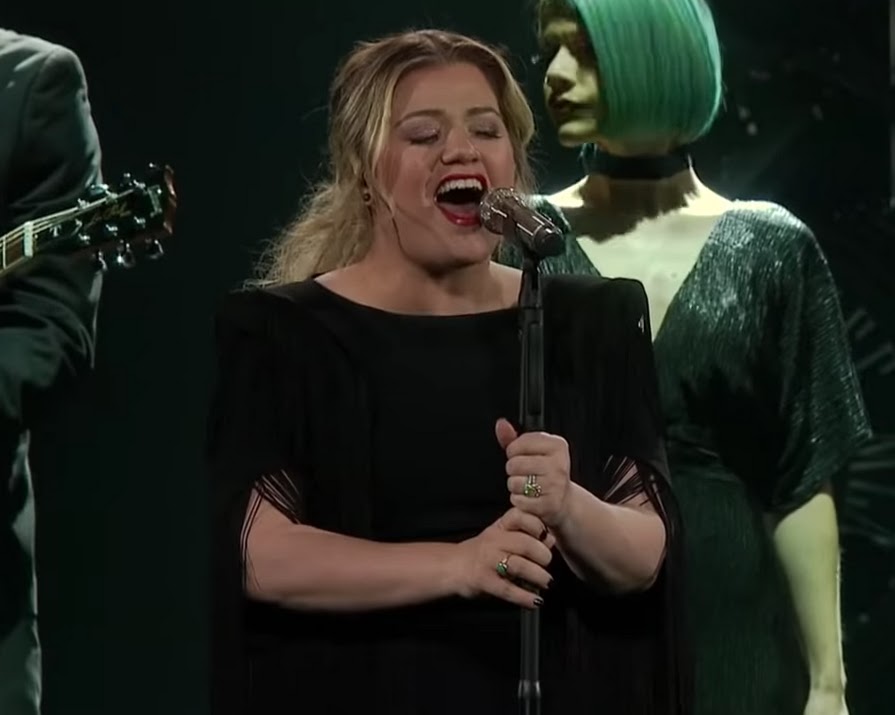 WATCH: Kelly Clarkson sings powerful rendition of Lady Gaga’s ‘Shallow’