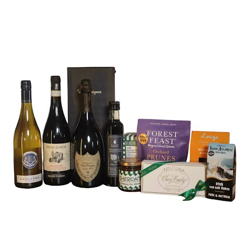 The Ultimate Wine Co. Ultimate Christmas Food and Wine Hamper, €439