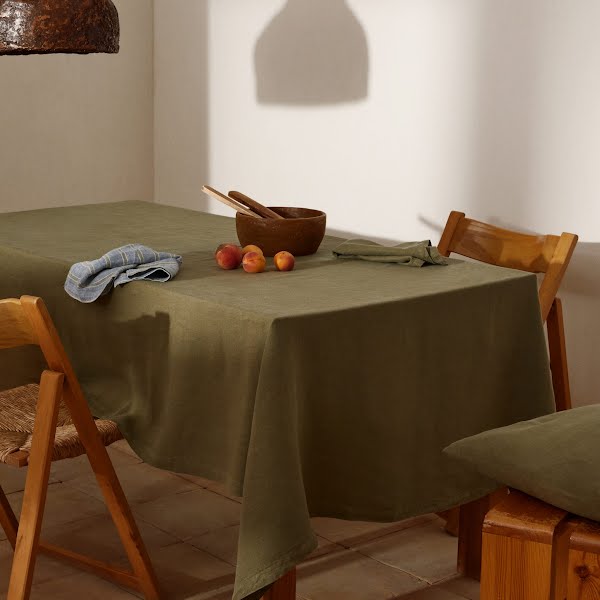 Linen basic tablecloth, €59.99