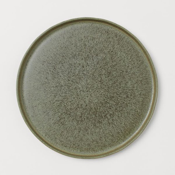 Large stoneware plate, €12.99, H&M
