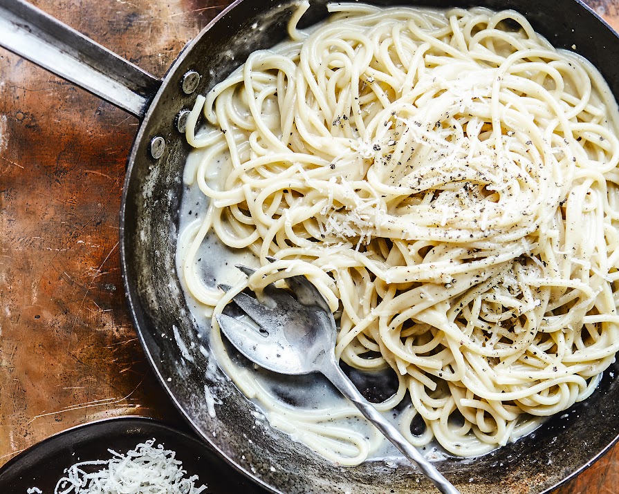 The ultimate pasta dish: Cheese & pepper pasta (cacio e pepe)