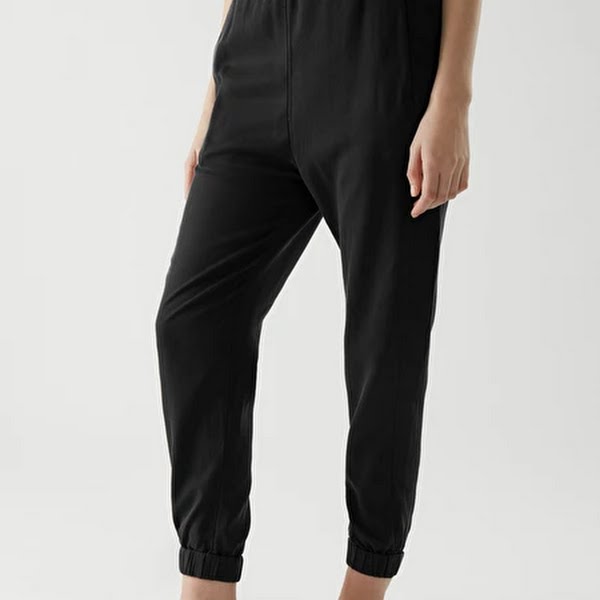 Relaxed joggers, €59, Cos