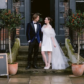 Wedding inspo: Modern marries vintage in this city affair