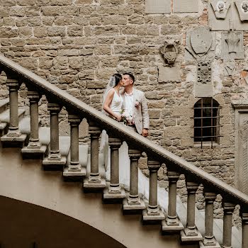 Real Weddings: Tabitha of La Bougie ties the knot in a dreamy Tuscan ceremony