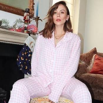 A 2020 guide to dressing chic and comfortable for Christmas