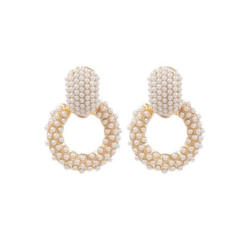 Bridal Circle Pearl Earring, €18