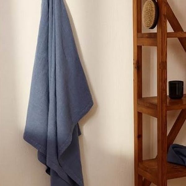 Linen towel 90x150cm, €39.99