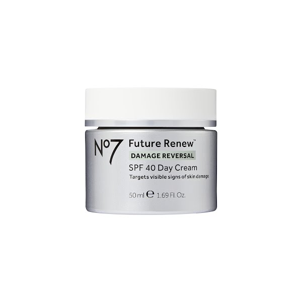 No7 Future Renew Day Cream SPF40