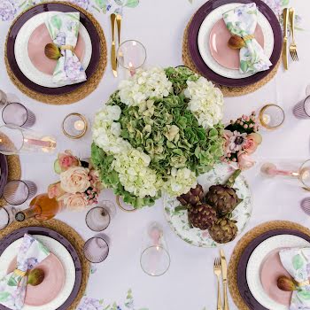 The step-by-step guide to laying a chic summer tablescape