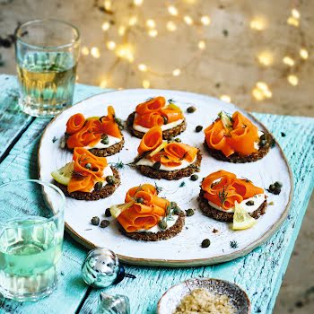 Stuck for a vegan Christmas starter? These smoked ‘salmon’ and ‘cream cheese’ canapés will go down a treat