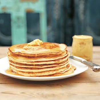 What to eat this weekend: Simple, easy, fluffy pancakes with maple syrup