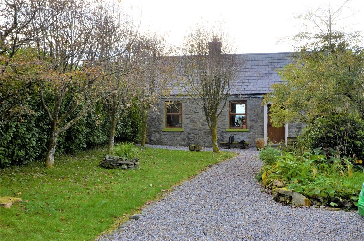 4 quaint cottages in the West of Ireland for sale for under €200,000 ...