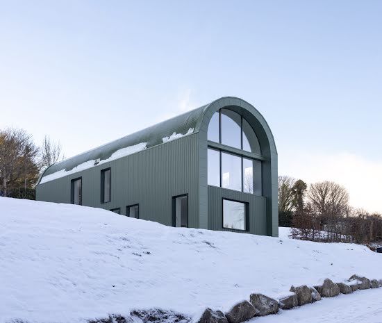 This barn-inspired Wicklow home conceals a sleek, modern interior