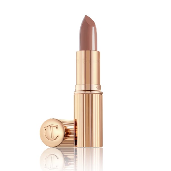 Super Nude Kissing Lipstick in Runway Royalty, €32