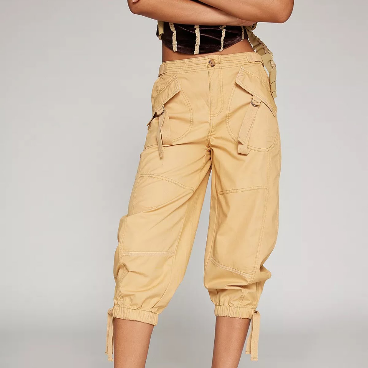 Kimchi Blue Deena Capri Cargo Pants, €69, Urban Outfitters