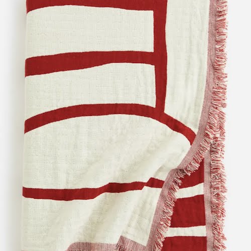 Jacquard-weave cotton blanket, €59.99