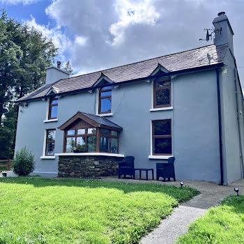 This charming country farmhouse in Cork is on the market for €285,000