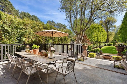 Ailesbury Road home