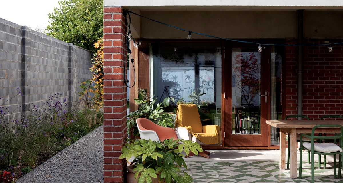 This former industrial premises in Dublin 12 has been turned into a family home with two workspaces