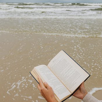 5 classic beach reads worth downloading on your Kindle next