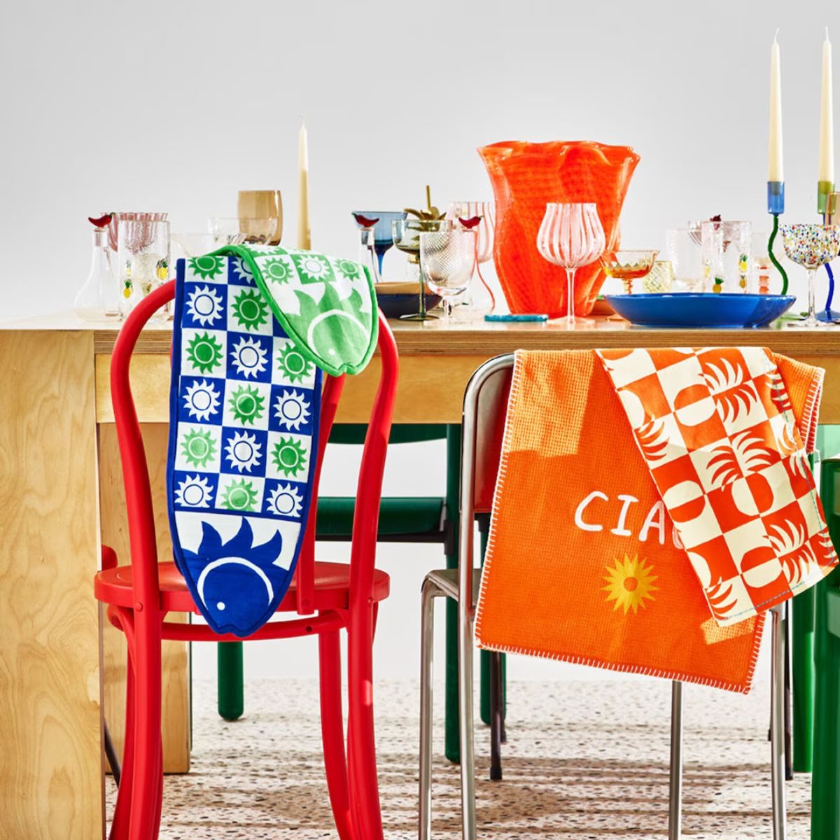 Oliver Bonas Sol Fish Double Oven Glove, €27