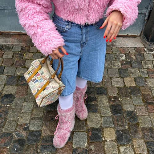 Pink Fluffy Boots, €30