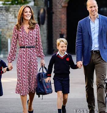 Princess Charlotte on first day of school, with Kate Middleton, Prince William and Prince george. Photo by Kensington Palace