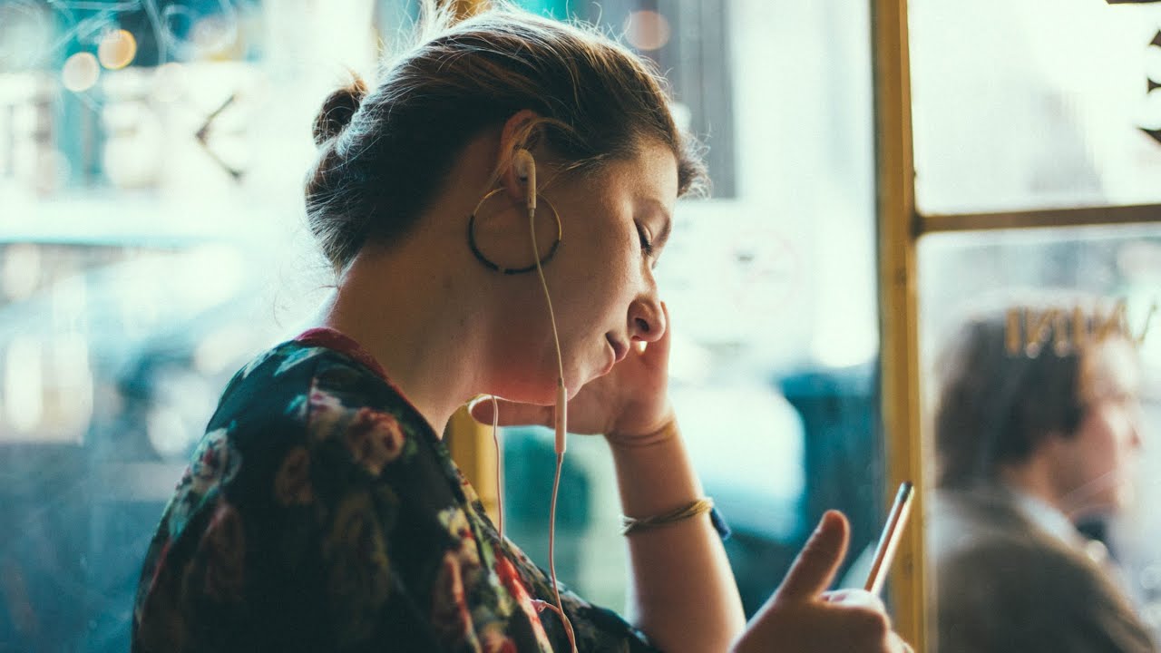 6 books, plays and podcasts to help you deal with grief | IMAGE.ie