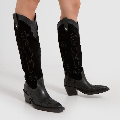 Asra Kaja Knee High Boots in Black, €143.95 , Schuh