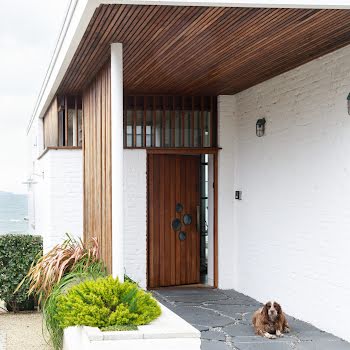 Mid-century cool meets contemporary Irish design in this Dublin seaside home